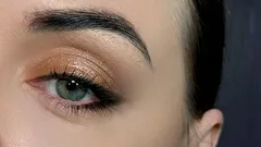 Razmazani V-krak za 5 minuta: mekani krilati tuš za svakodnevnu upotrebu