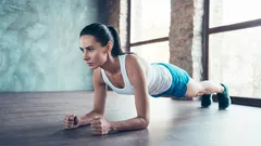 Plank nije čaroban: najbolja kombinacija za vaš struk, leđa i ravnotežu nakon 40. godine