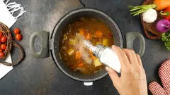 Kako popraviti preslanu juhu: što dodati da biste uklonili višak soli