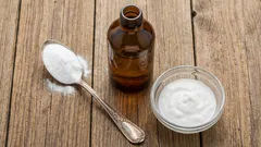 Zašto soda bikarbona i vodikov peroksid pjenu i kako ih koristiti za brzo uklanjanje prljavštine