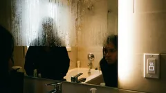 Zašto se ogledalo u kupaonici zamagljuje? Problem nije u ventilaciji, nego u grijanju.